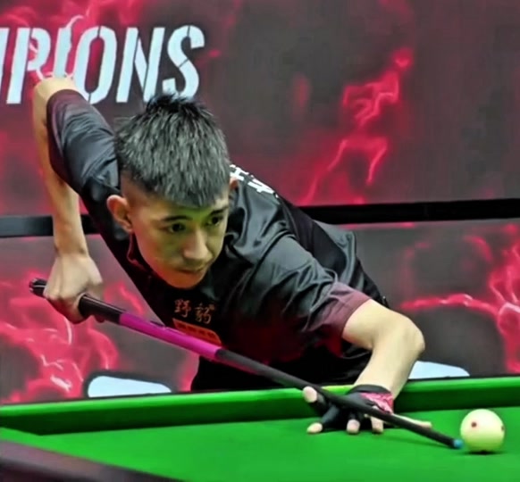 团队不懈努 团队不懈努